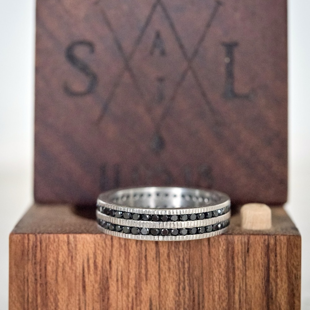 Elegant Silver and Black Men's Ring
